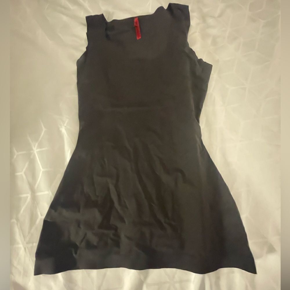 Spanx black sleeveless cami top, size small‎